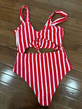 Zaful Red & White Striped One-Piece Swimsuit with Twist Cutout